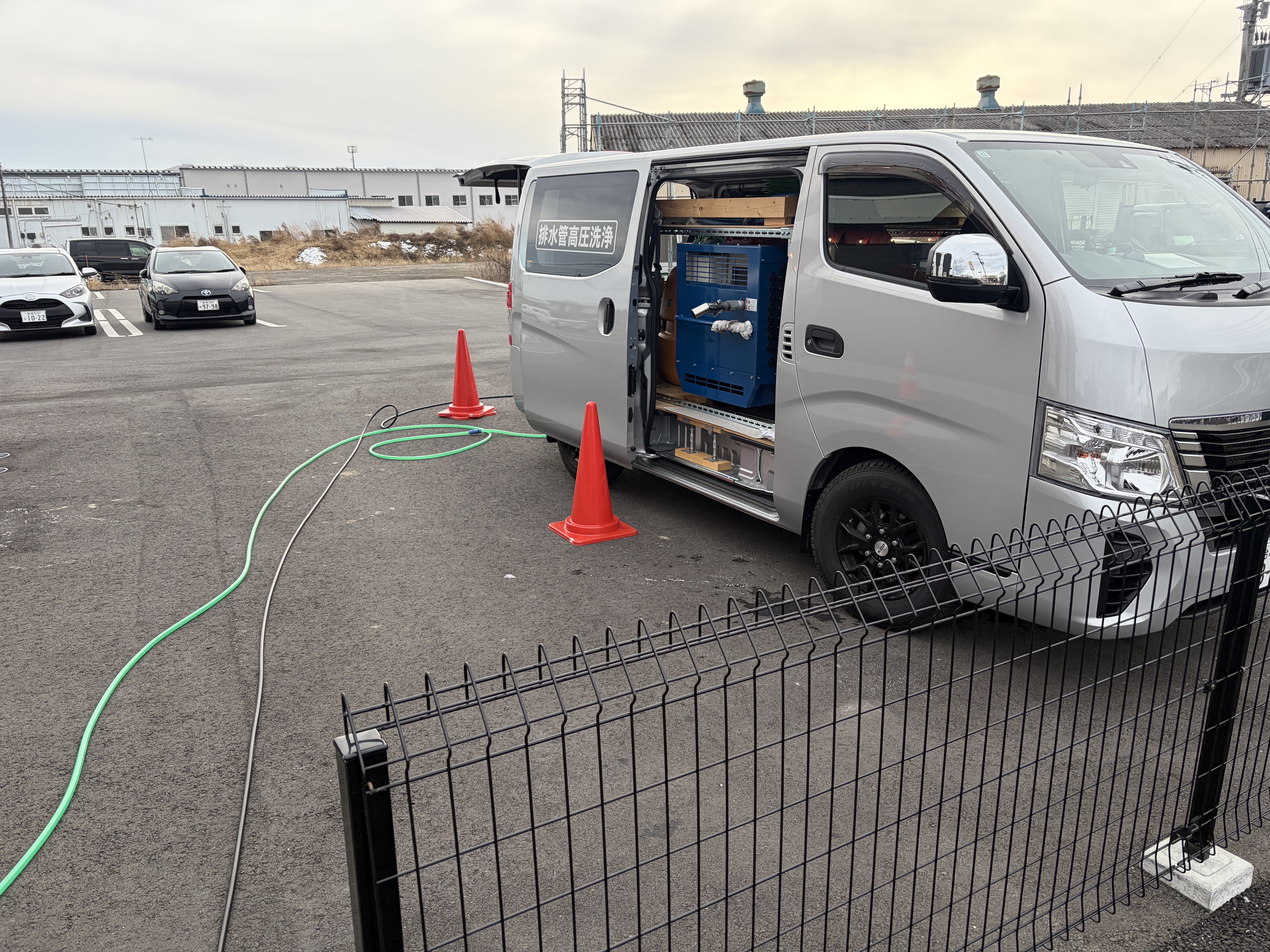 ��������