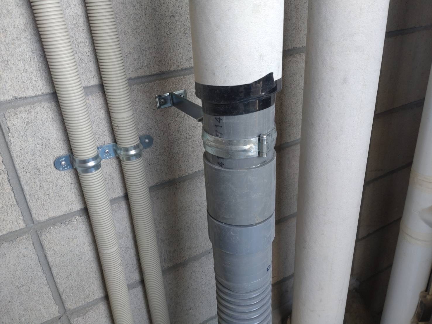 �{�H����